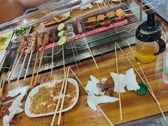-哈尔滨小酒馆·鲜肉现穿自助烧烤(康新花园店)