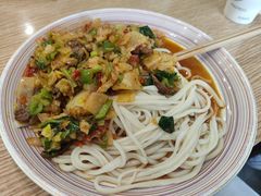 -歹歹的加个面过油肉拌面
