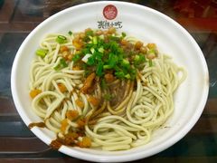 -宜昌均瑶国际酒店(宜昌CBD购物中心夷陵广场店)