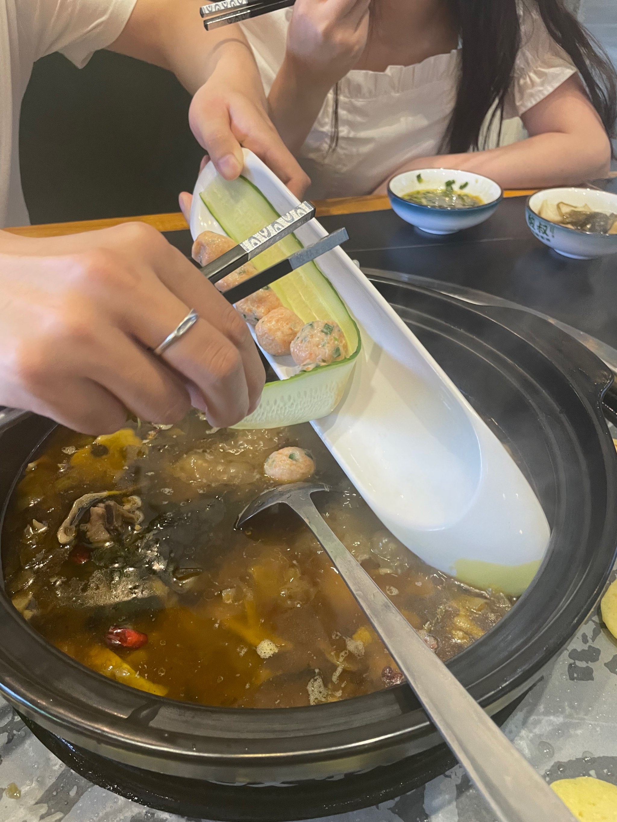 想开一个药膳炖汤店配主食可以吗(想开一个药膳炖汤店配主食可以吗多少钱)