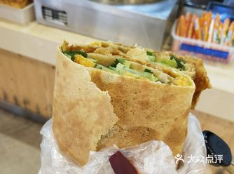 温州大学A区食堂的煎饼果子太好吃了⑧ 都给我去买