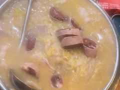 东北酸菜血肠锅-小俩口烧烤东北菜(双井店)