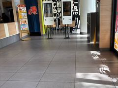 -麦当劳(假日广场店)