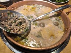 -洱火云南酸菜牛肉火锅(石景山当代商城店)