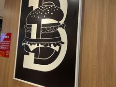 -麦当劳(上海虹桥站30B检票口楼上)