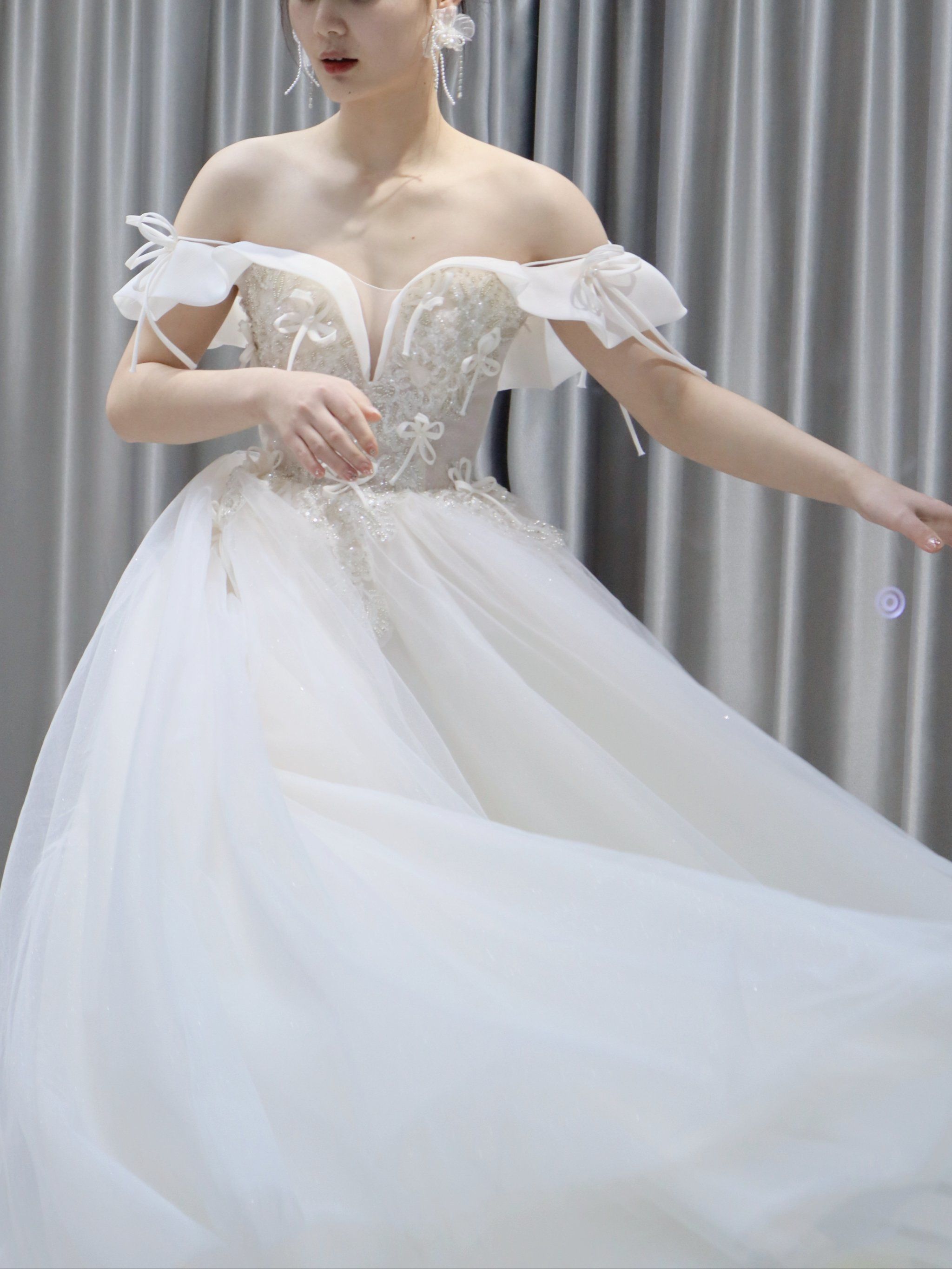 也很好,走路非常方便,婚纱价格也不贵,闺蜜说这件婚纱太适合我了#结婚