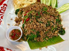 -席娜卡琳火车铁道夜市