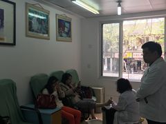 -郏芬芬扦脚服务部(新闸路店)