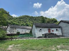 -高荡千年布依古寨旅游景区