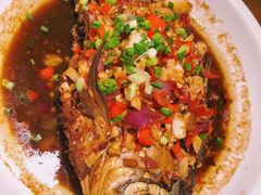 香煎鲫鱼-费大厨辣椒炒肉(万家丽一店)