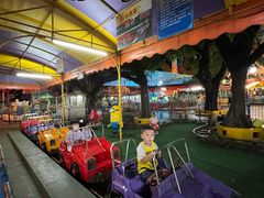 -顺德大良半月城游乐场