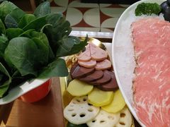 -洪氏嗨捞·广东猪肚鸡·椰子鸡火锅(西咸万象城店)