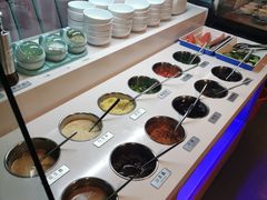 自助调料区-沪小胖小龙虾(淮海中路旗舰店)
