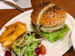 招牌牛肉汉堡-UPPER KITCHEN(延安路店)