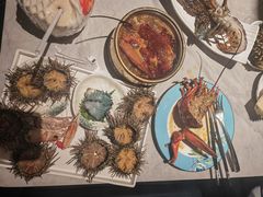 -雍容荟帝王蟹活龙虾展台自助(IFS黑金店)