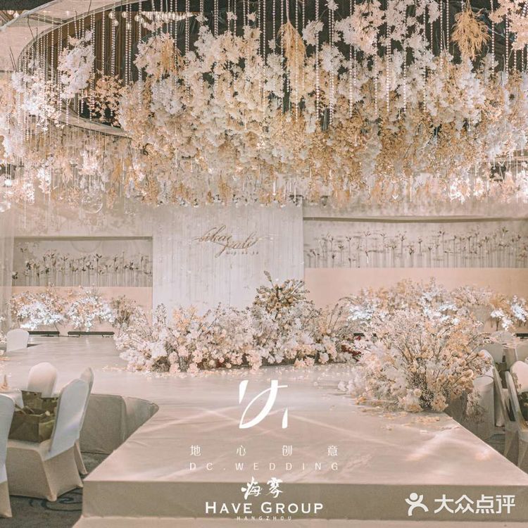 婚礼上自然流露的幸福感让现场更有温馨浪漫的氛围