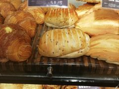 爆浆牛角-丁香西饼屋(桂林路店)