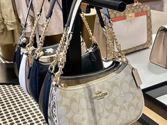 -王府井奥莱临潼小镇(临潼店)