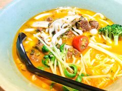 茄汁黑豬排骨面-陳八两面家(滨江天街店)