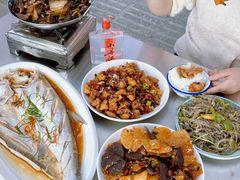 -丹水桥地锅鱼·翘嘴鲌·地方特色全鱼宴(丹江口大坝店)