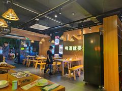 大堂-祝哥最火碳缸烧鸽撸串