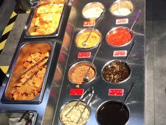 自助调料区-马路牙子烧烤音乐酒馆(望京店)