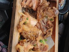 -刘姐啤酒鱼民族演艺餐厅(西街总店)