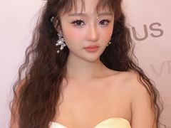 -维纳斯化妆摄影学校