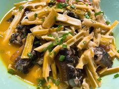 野山笋炖黄鳝-鱼食饭稻·苏浙土菜17年老馆子(平江路店)