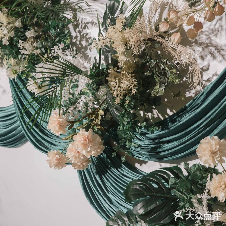 甜甜的喜糖比不上你们心中的甜蜜