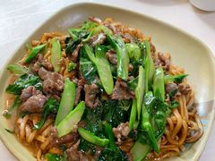 湿炒牛河-胡须佬鸡煲四季火锅(龙珠大道店)