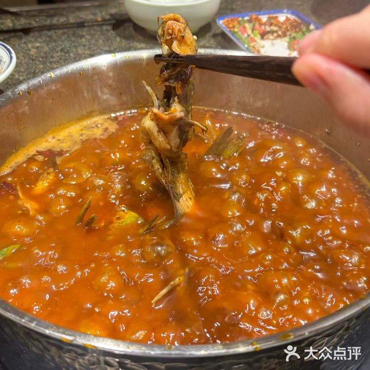 贵阳巨好吃的鱼火锅！就在南明河的独栋小院里