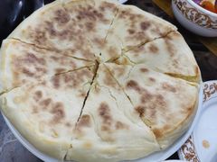 青稞饼-乳仔牛牦牛汤锅 烤羊排(松潘古城店)