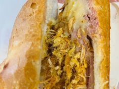 -Bánh Mì Huynh Hoa