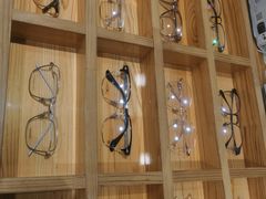 -豪门视光·星趣控·蔡司依视路眼镜代理商(中央大街店)