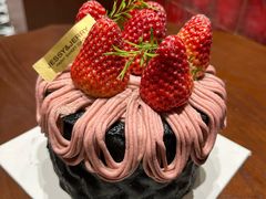 black&nbsp;queen-卷心卷意·轻甜蛋糕(新光天地店)