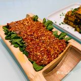 有一些配菜，服务员会问有没有忌口要不要加料