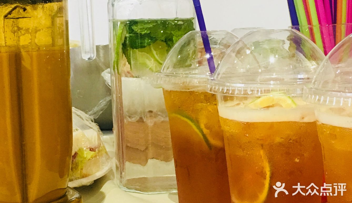 自从办了会员卡餐和饮品送到家里。