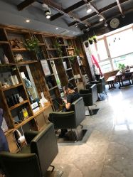 点击看大图 -MONE美发沙龙