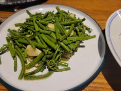 素炒蕨菜-蜗牛的家旅行主题云南菜餐厅.小酒馆(护国寺店)