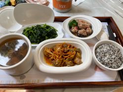-莉泽月子中心(凯旋江景店)
