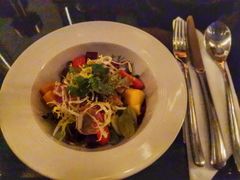 红菜头藜麦沙拉-wann lounge 低温慢煮牛排·清吧