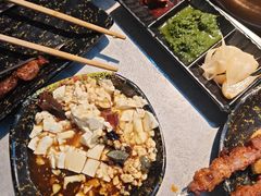 -洞庭洲·防空洞火锅·铜锅涮肉·烧烤(新百广场店)