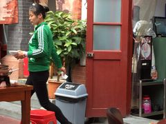 大堂-做了不起的80后