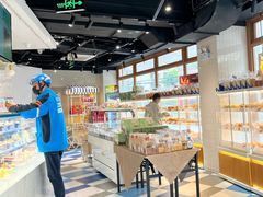-85度C(生甜甜圈研究工坊·上海平凉店)