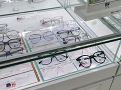 -翰佐蔡司小乐圆·依视路星趣控·暴龙眼镜折扣店