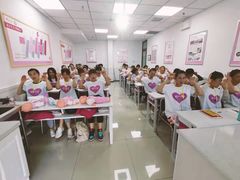 -爱月宝月嫂·育儿嫂