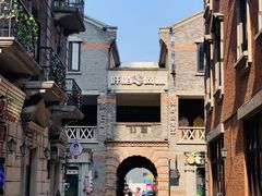 -川渝窈妹纸包鱼·齐齐哈尔烤肉