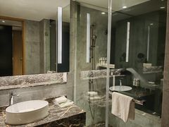 -上海虹桥西郊假日酒店