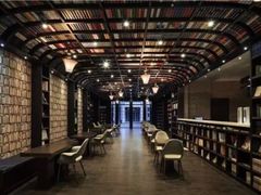 -钟书阁(松江泰晤士小镇店)